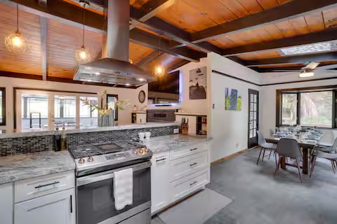 Baywood Redwood Retreat property photo 4